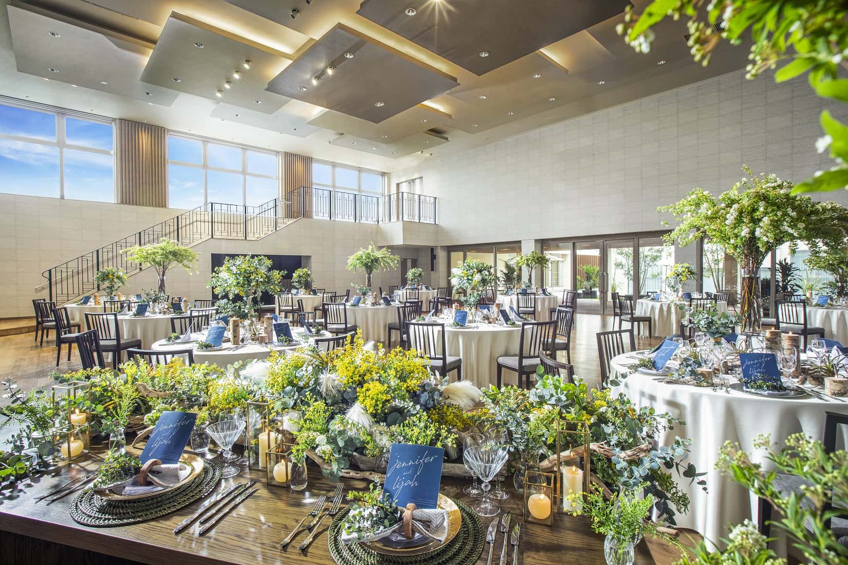 披露宴会場,貸切,開放感,緑,ナチュラル,階段